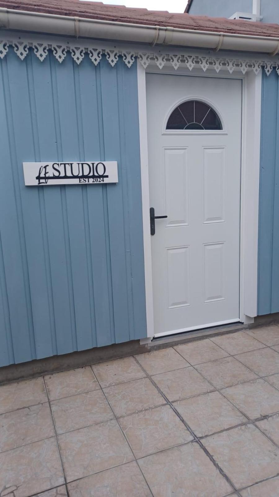 Le Studio โอแบวีลีเย ภายนอก รูปภาพ